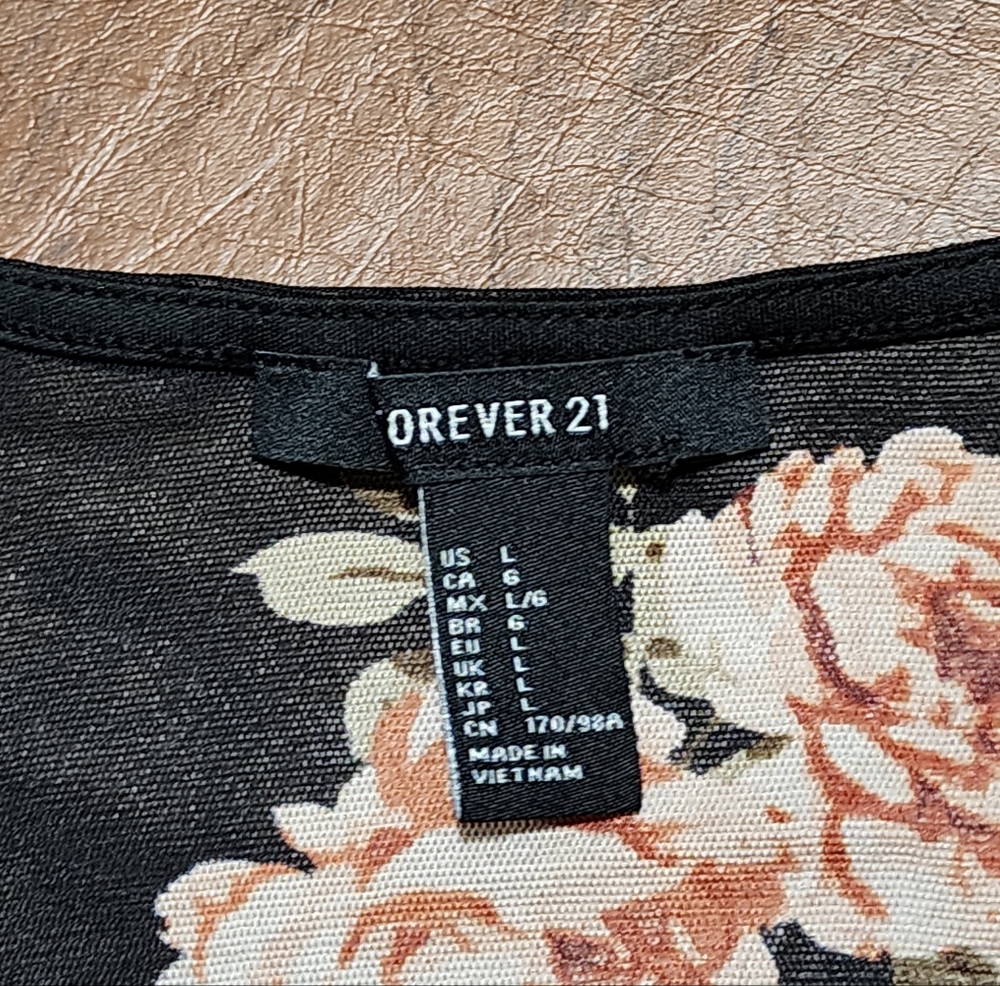 Floral Long Sleeve Top - Black and Red - Picture 5 of 8